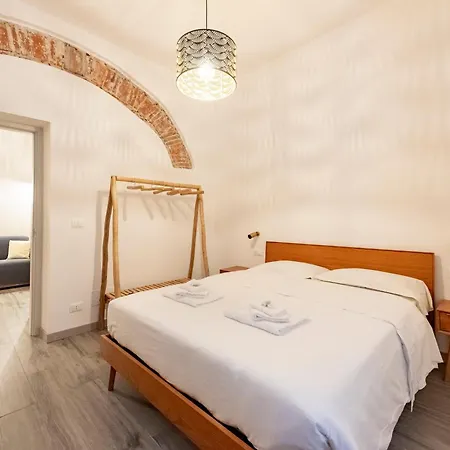 Daire Castelli's Campo 7 Cenova